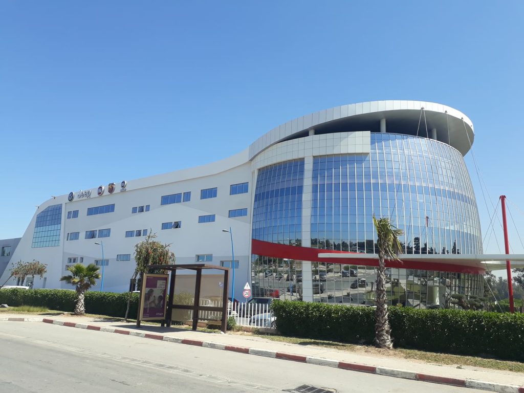 Réalisation Aluminium Thermolaqué Showroom Fiat